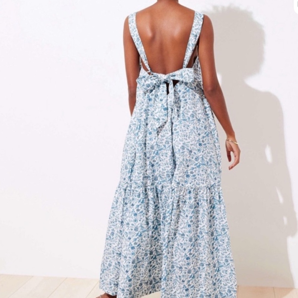 Floral Blue and White Women's Dress with tie back bow! M! LOFT Beach